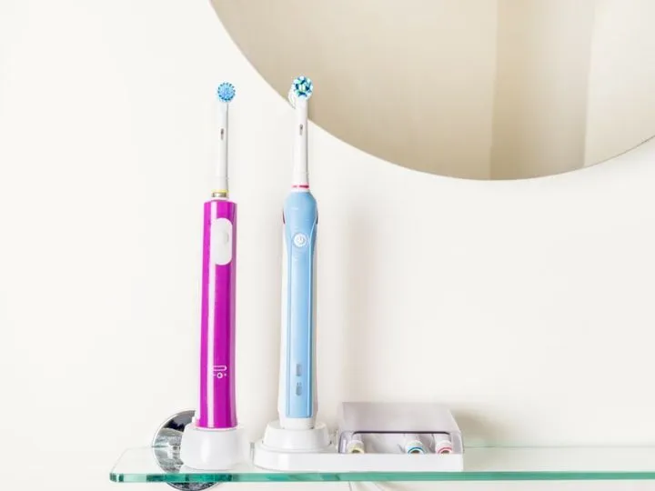 Zdjęcie Która szczoteczka lepsza: soniczna czy elektryczna? Odkryj różnice