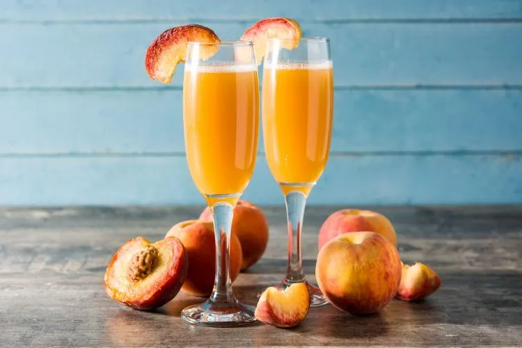 Zdjęcie Najlepsze przepisy na drinki z likierem Peachtree, które musisz spróbować