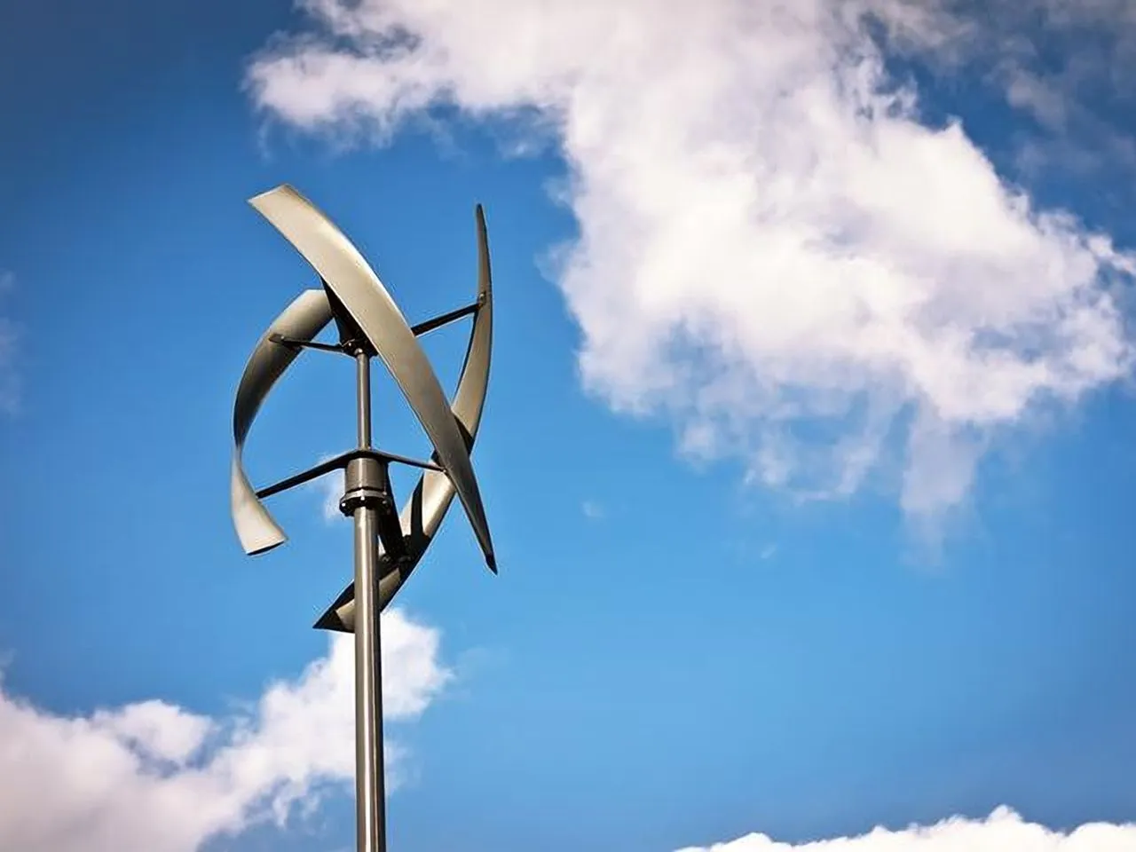 Zdjęcie Jaka turbina wiatrowa do domu? Wybierz mądrze i oszczędzaj energię