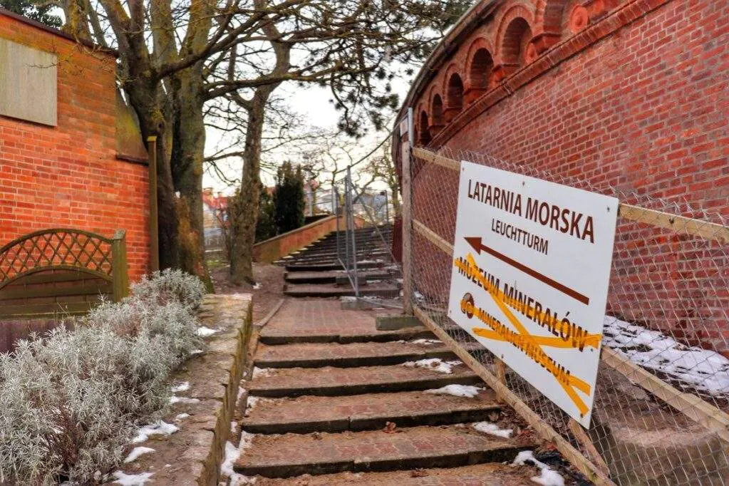 Zdjęcie Ile schodów ma latarnia morska w Kołobrzegu? Odkryj tajemnice!