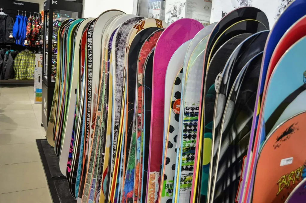 Zdjęcie Jak wybrać najlepszą deskę snowboard - uniknij błędów i wybierz mądrze