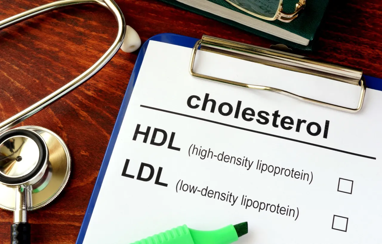 Zdjęcie Podwyższony poziom HDL - zagrożenia i jak utrzymać zdrowy cholesterol