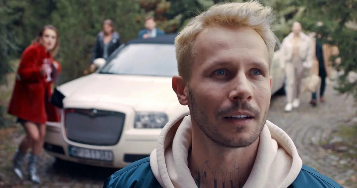 Zdjęcie Nie daj się oszukać: recenzja filmu wieczór kawalerski i jego wady