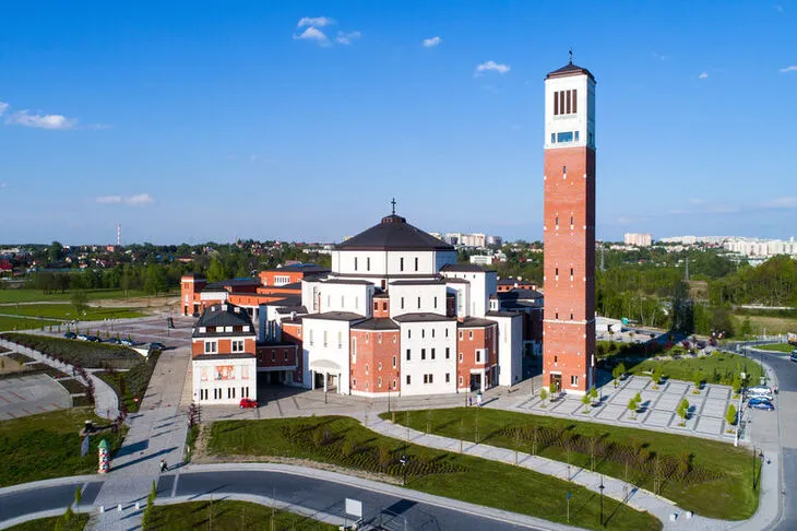Zdjęcie Sanktuarium św. Jana Pawła II w Krakowie - historia, godziny otwarcia i więcej