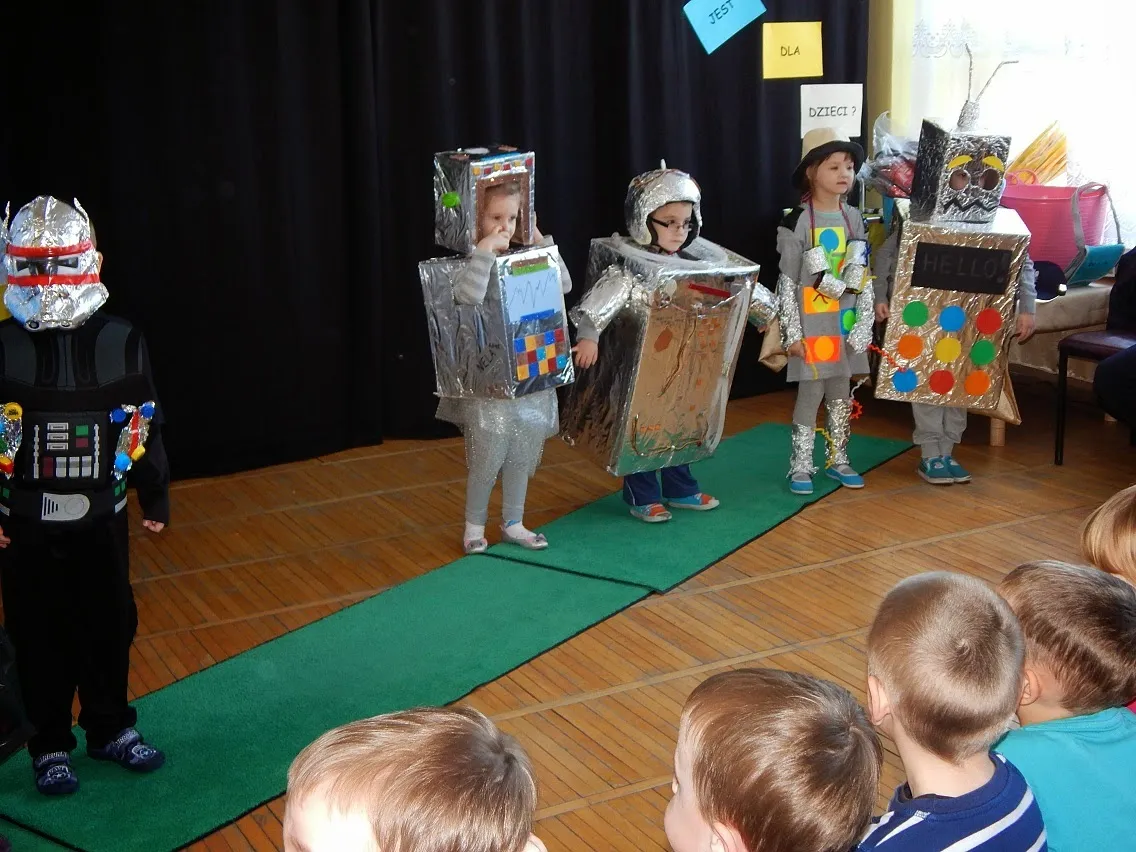Zdjęcie Jak zrobić strój robota z recyklingu - proste i kreatywne pomysły