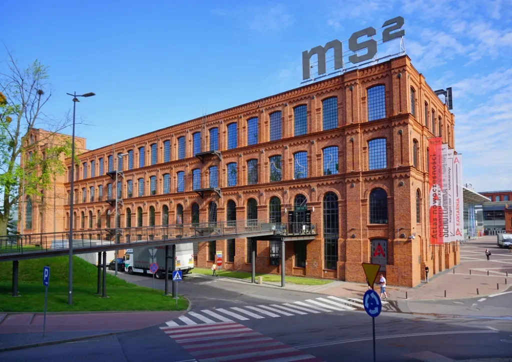 Zdjęcie Muzeum sztuki nowoczesnej Łódź - odkryj fascynujące kolekcje i wystawy