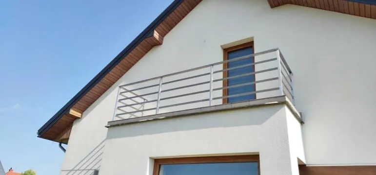 Zdjęcie Balustrada aluminiowa czy stalowa - co wybrać, aby zaoszczędzić?