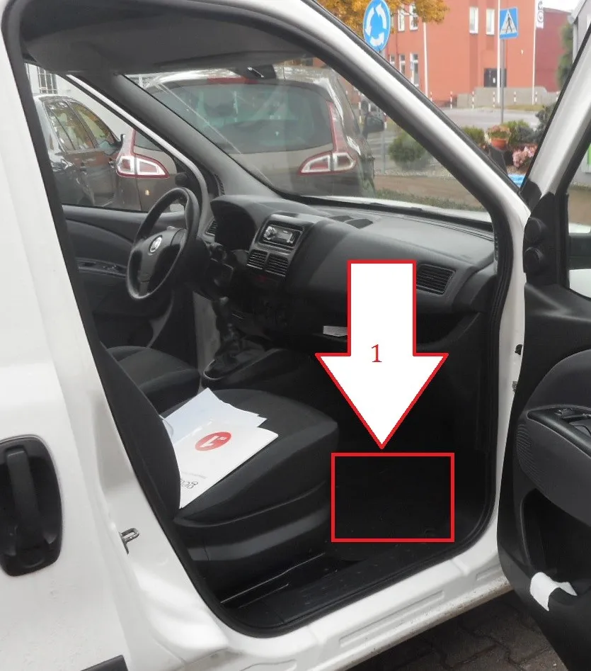 Zdjęcie Fiat Doblo: gdzie dokładnie znajduje się lewarek i jak uniknąć problemów