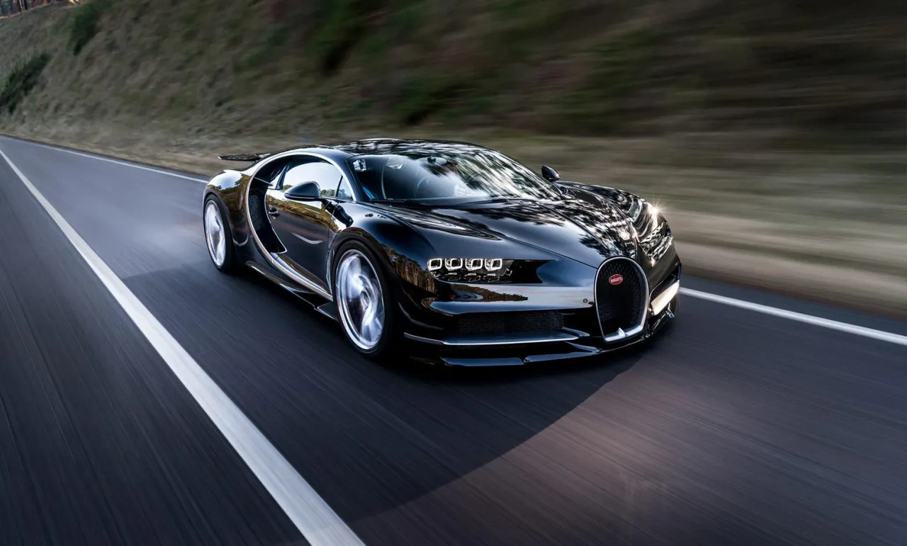 Zdjęcie Ile ma koni Bugatti Chiron? Zaskakujące osiągi i moc silnika