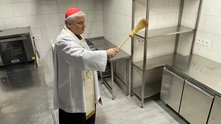 Zdjęcie Kardynał Krajewski na Ukrainie: Jak niesie nadzieję w kryzysie