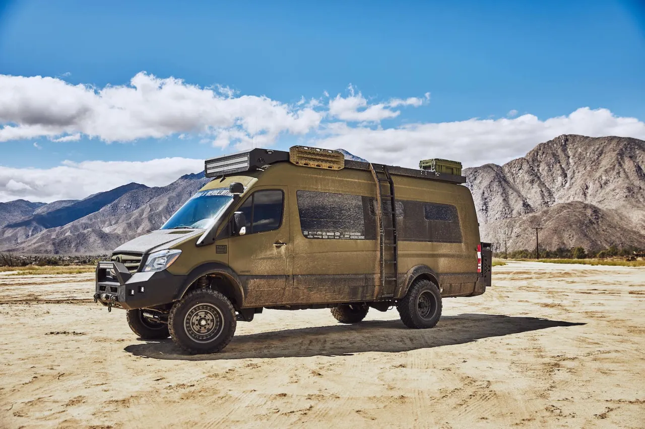 Zdjęcie Mercedes-Benz Sprinter 4x4: zalety, wady i wszystko, co musisz wiedzieć przed zakupem