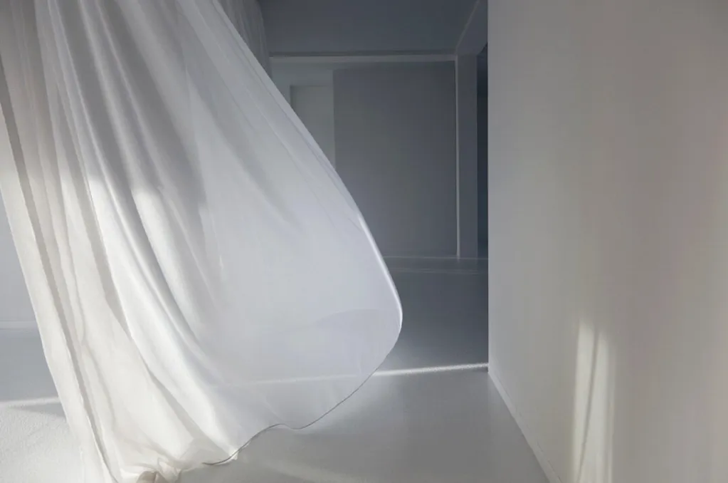 Zdjęcie Sen o białych firankach co oznacza? Odkryj ukryte znaczenie snu