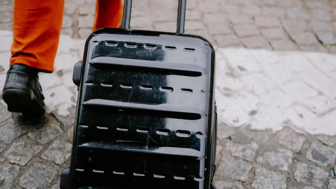 Zdjęcie Jak zabezpieczyć walizkę przed zniszczeniem i uniknąć kosztownych napraw