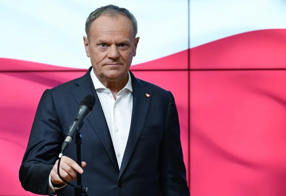 Zdjęcie Jakie wykształcenie ma Donald Tusk? Zaskakujące fakty o jego studiach