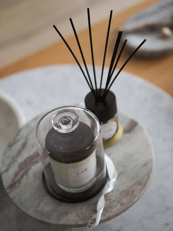 Zdjęcie Świeczki o zapachu perfum – wybierz idealny aromat dla siebie