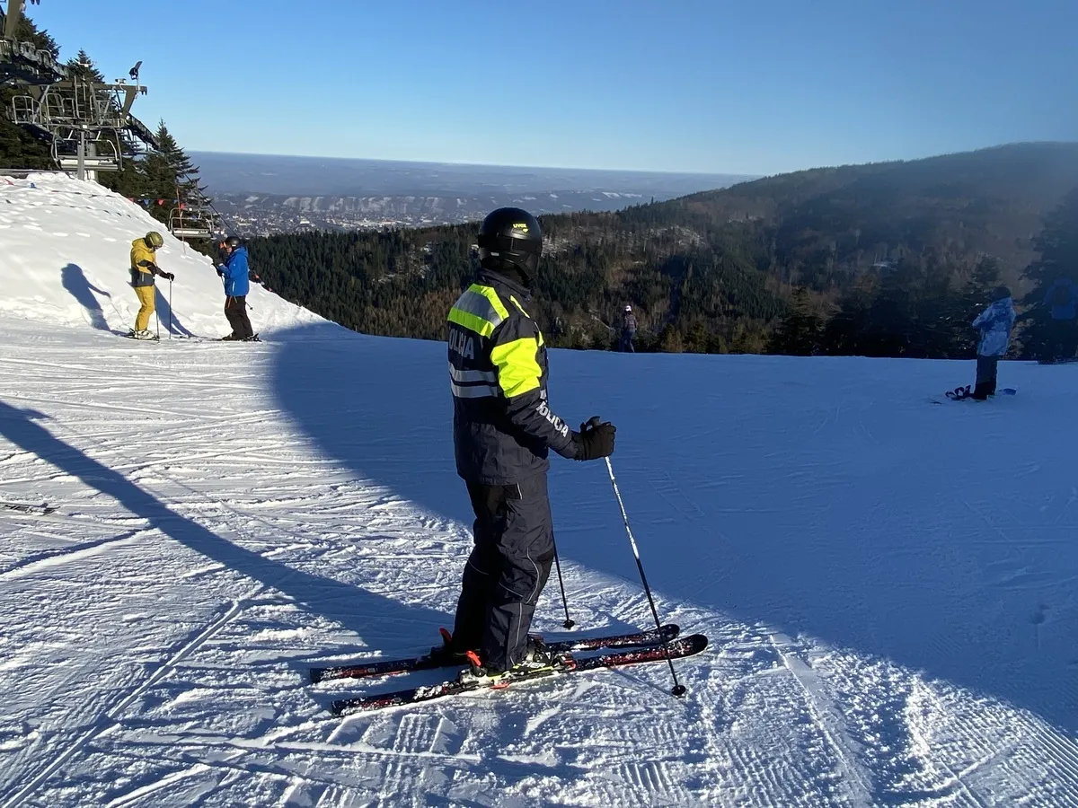 Zdjęcie Małopolska na nartach: Przewodnik po stokach, karnetach i cenach