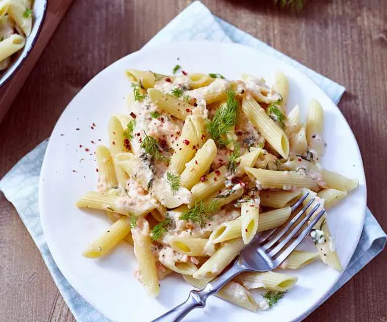 Zdjęcie Pyszny makaron penne z łososiem – łatwe przepisy na obiad