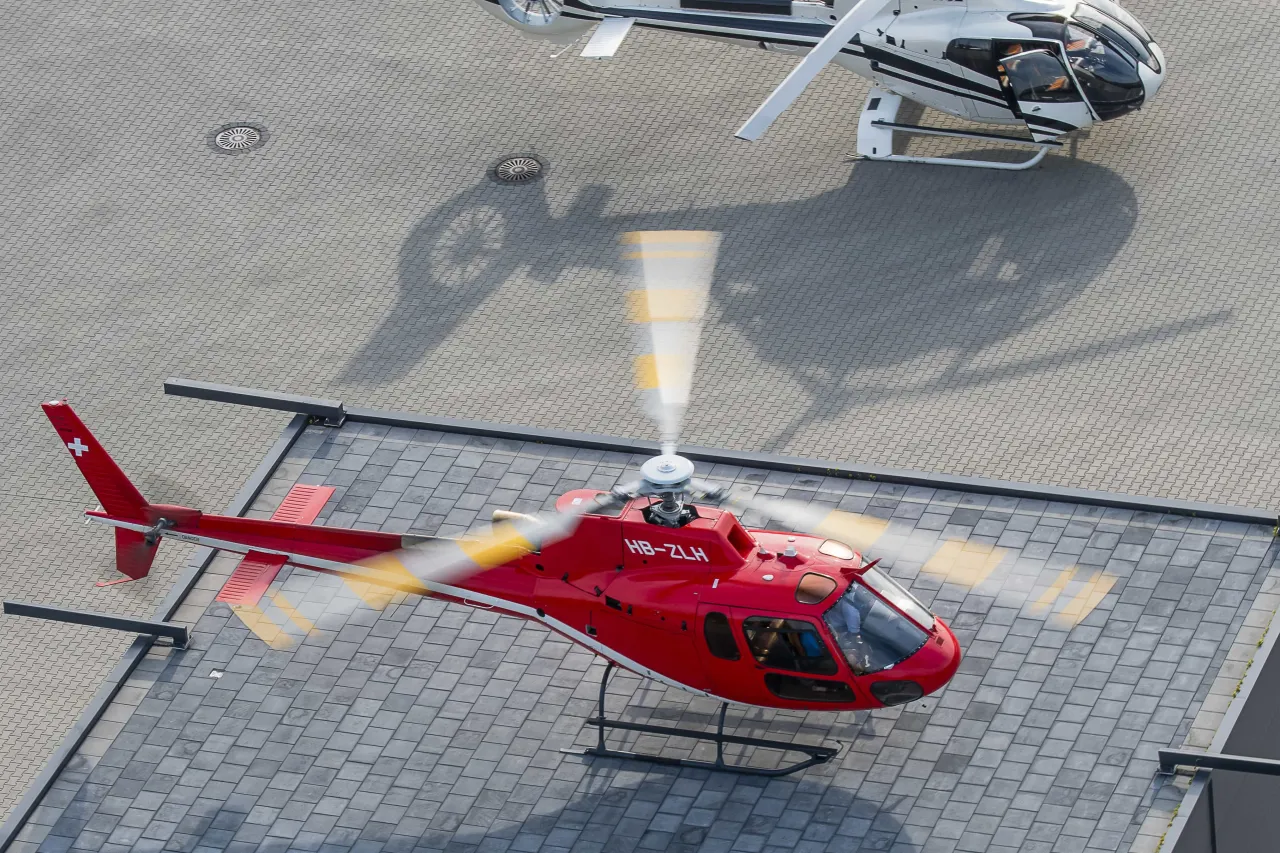 Zdjęcie Ile kosztuje wynajem helikoptera? Odkryj ukryte koszty i opcje