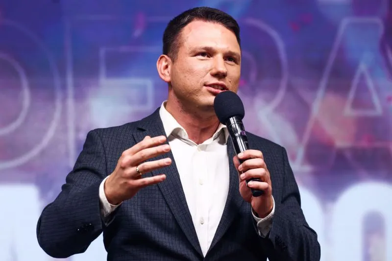 Zdjęcie Sławomir Mentzen - czym się zajmuje jako polityk i przedsiębiorca?