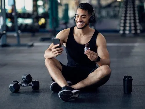 Zdjęcie Co dają batony proteinowe i jak mogą wspierać Twoje cele fitness?