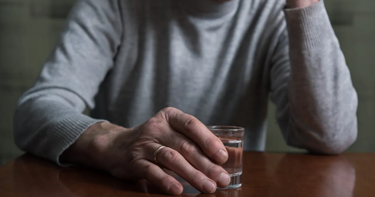 Zdjęcie Objawy przed śmiercią alkoholika: co musisz wiedzieć i jak pomóc