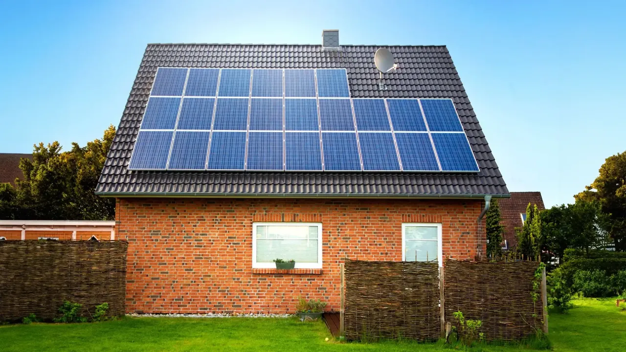 Zdjęcie Fotowoltaika 8kW: Aktualne Ceny i Koszty Instalacji 2025