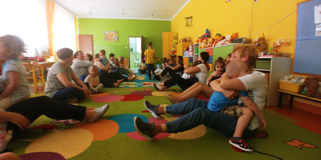 Zdjęcie Zabawy integracyjne w przedszkolu, które zbliżą rodziców i dzieci na lata