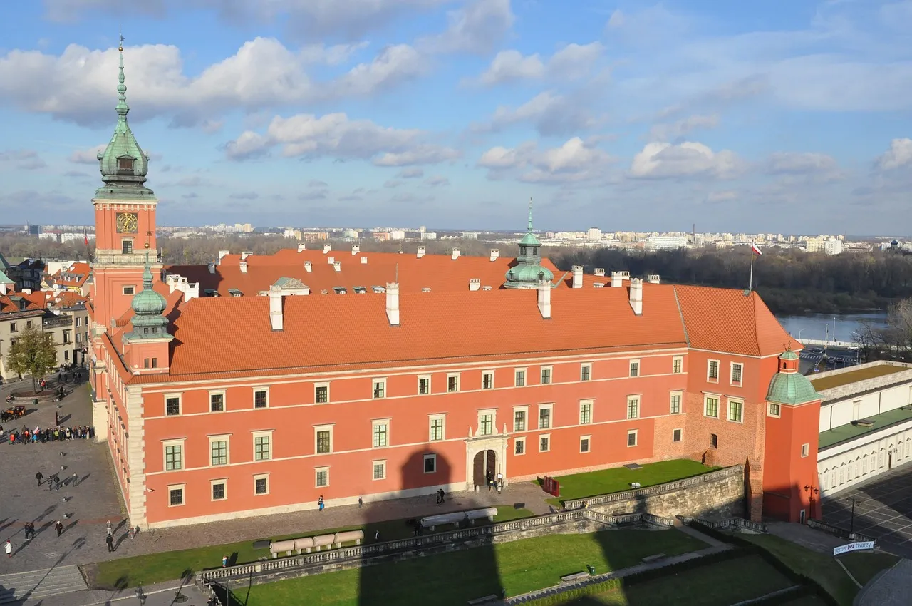 Zdjęcie Ile osób w sejmie i senacie? Zaskakująca liczba przedstawicieli!