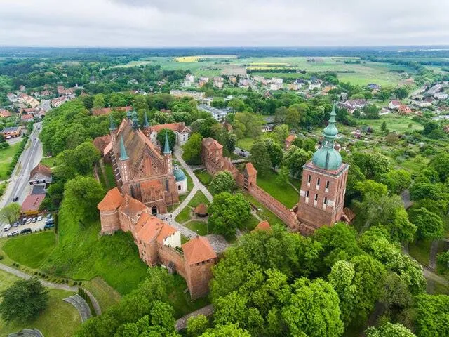 Zdjęcie Frombork atrakcje – odkryj ukryte skarby i historyczne miejsca