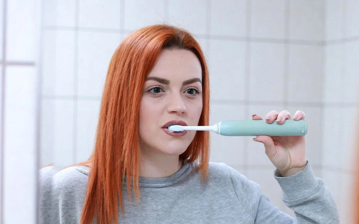 Zdjęcie Szczoteczka soniczna czy obrotowa: która lepiej dba o zęby?