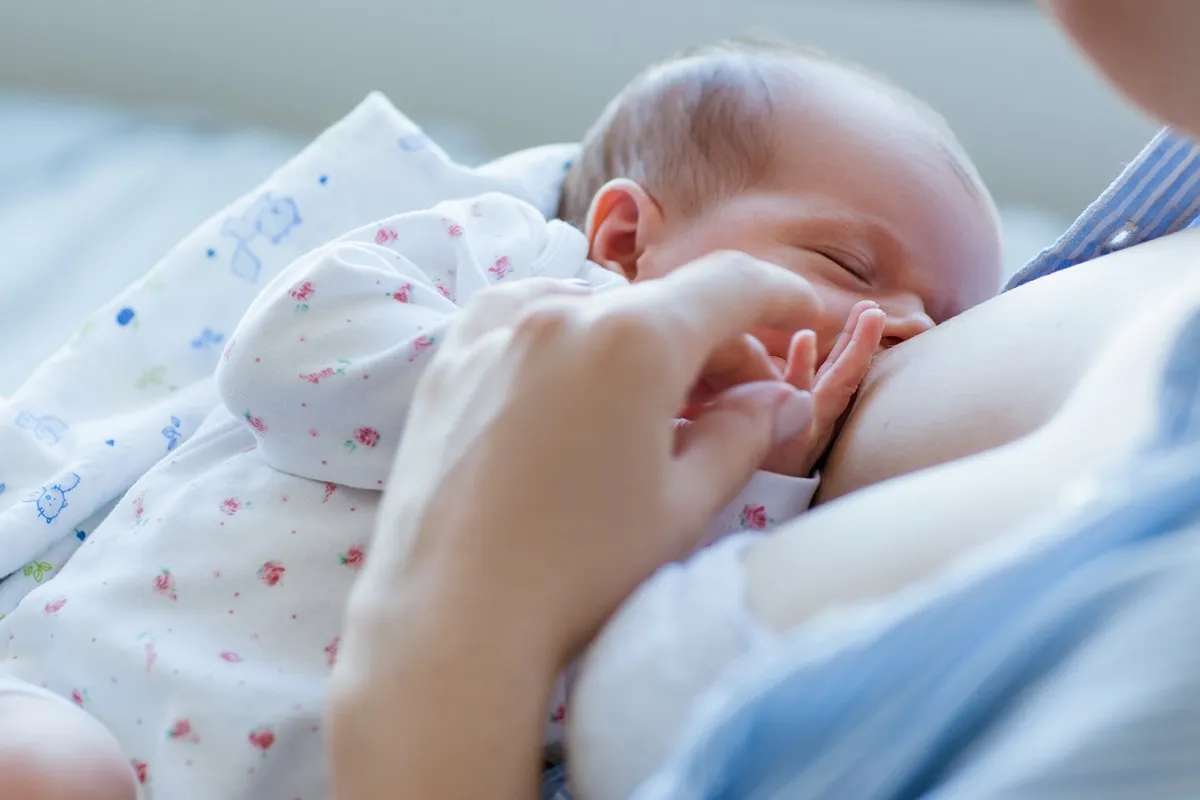 Zdjęcie Czy mężczyzna może karmić piersią? Rzadkie przypadki i fakty