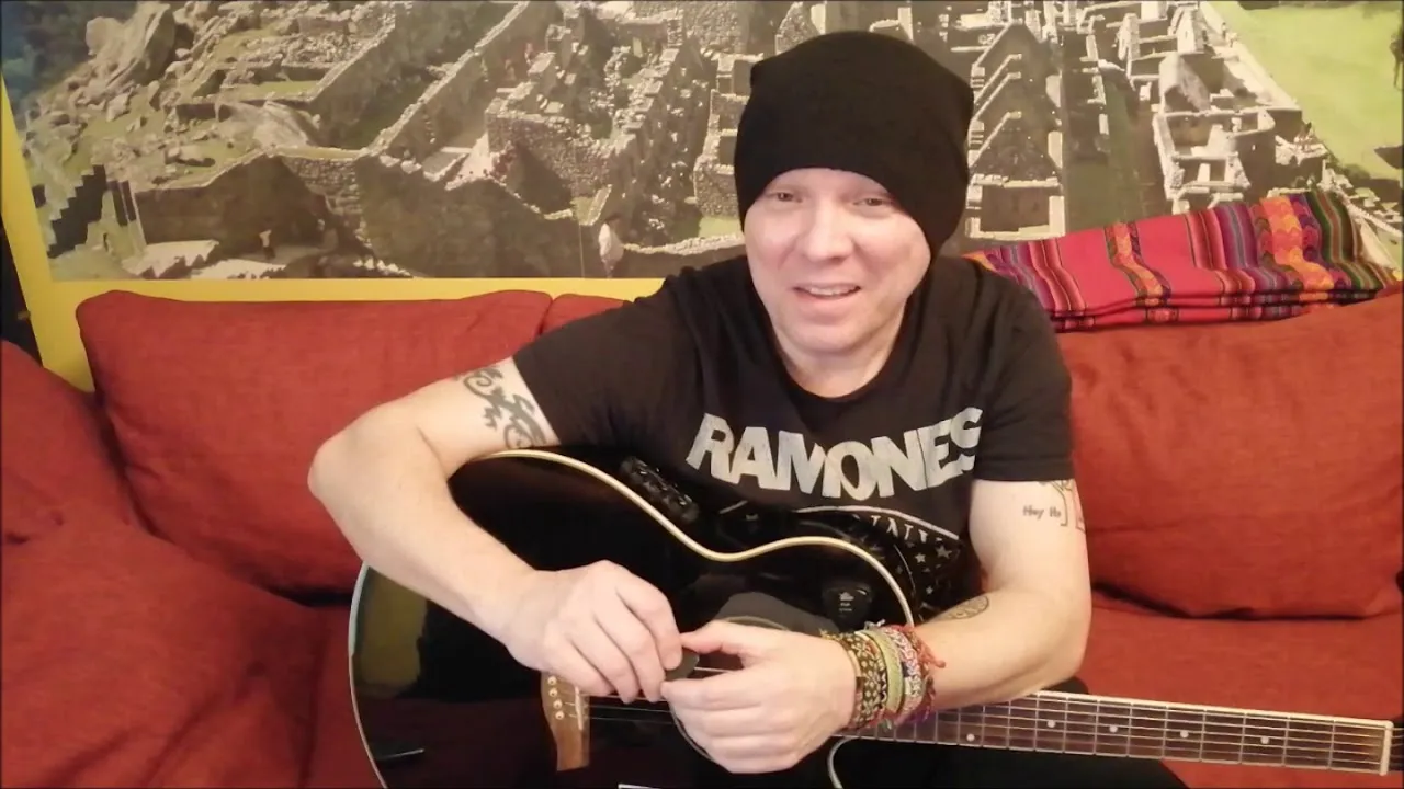Zdjęcie Sen o Warszawie chwyty na gitarę – zagraj tę piękną piosenkę