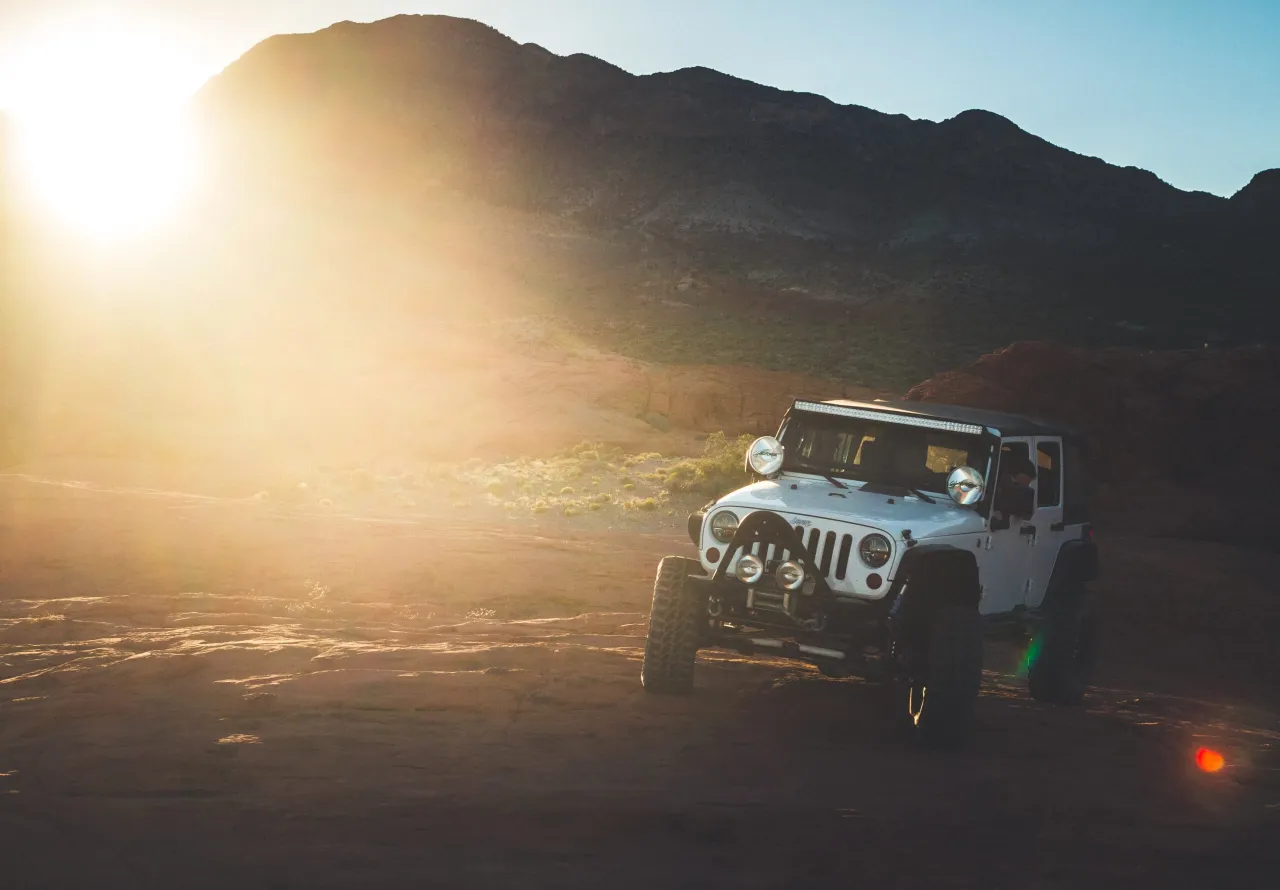 Zdjęcie Ile pali Jeep Wrangler? Sprawdź, jak zmniejszyć spalanie i zaoszczędzić