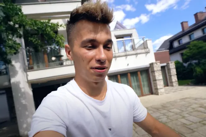 Zdjęcie Ile Friz ma lat? Zaskakujące fakty o jego życiu i karierze