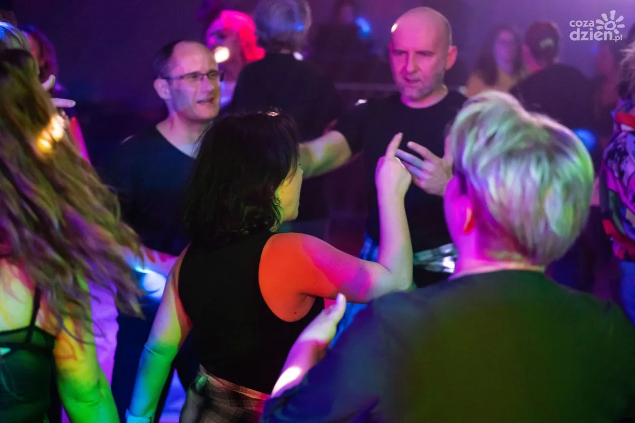 Zdjęcie Impreza w stylu lat 90: Pyszne jedzenie, które zachwyci gości