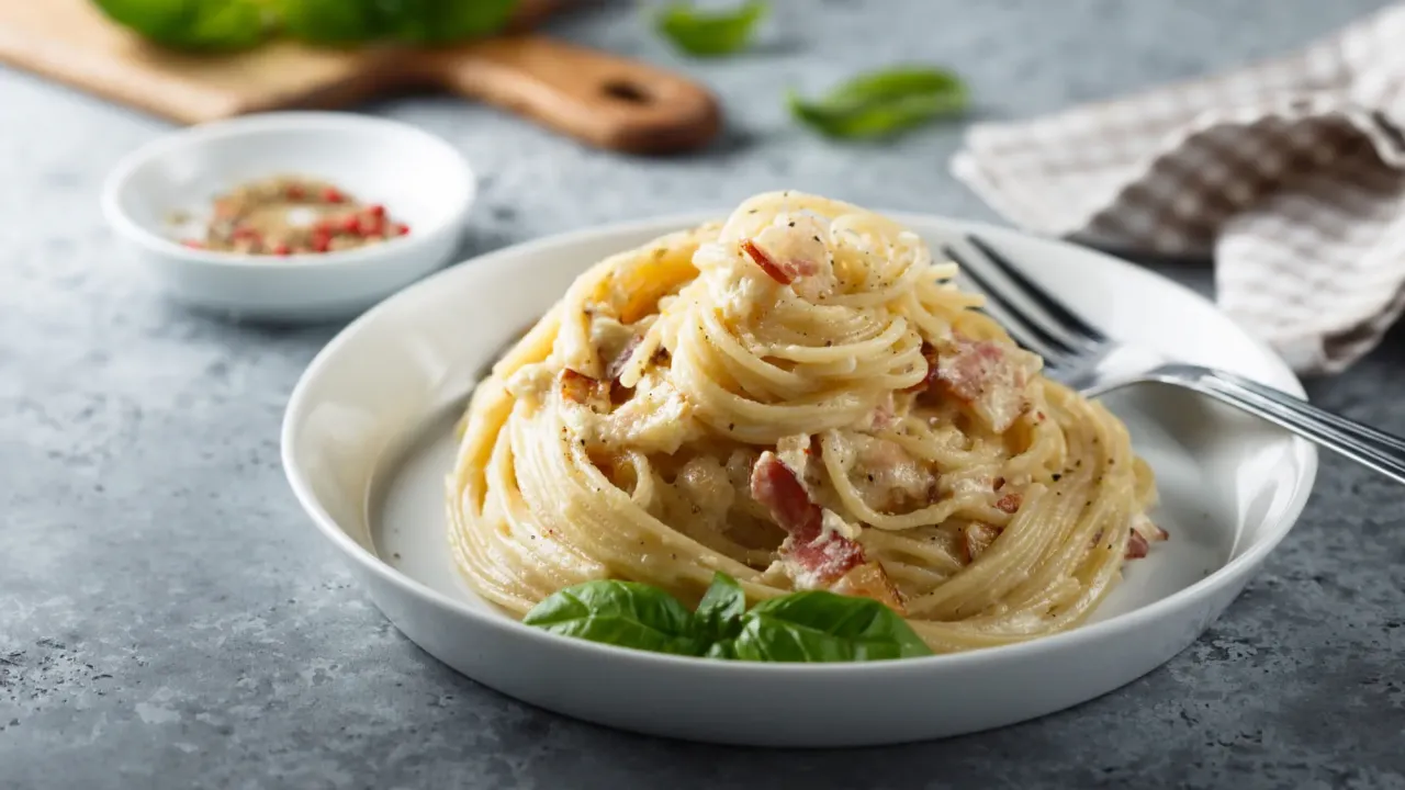 Zdjęcie Przepisy na spaghetti carbonara, które zachwycą Twoich gości