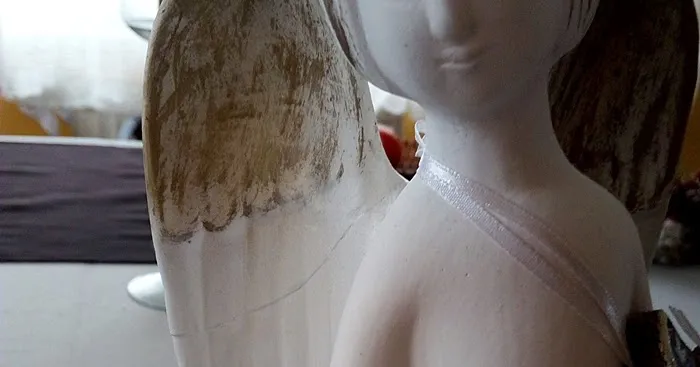 Zdjęcie Jak skutecznie skleić figurkę z gipsu i uniknąć uszkodzeń