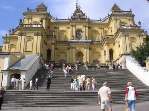 Zdjęcie Sanktuarium Wambierzyckiej Królowej Rodzin - historia i pielgrzymki
