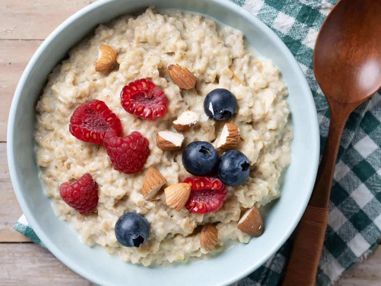 Zdjęcie Jak ugotować owsiankę dietetyczną, by schudnąć i zdrowo jeść
