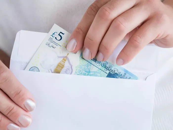 Zdjęcie Ile pieniędzy daje się na wesele? Odkryj odpowiednie kwoty prezentów