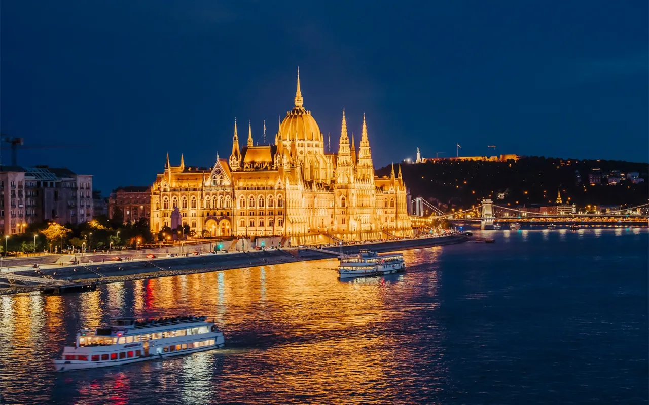 Zdjęcie Jaką rzekę płynie przez Budapeszt? Odkryj sekrety Dunaju