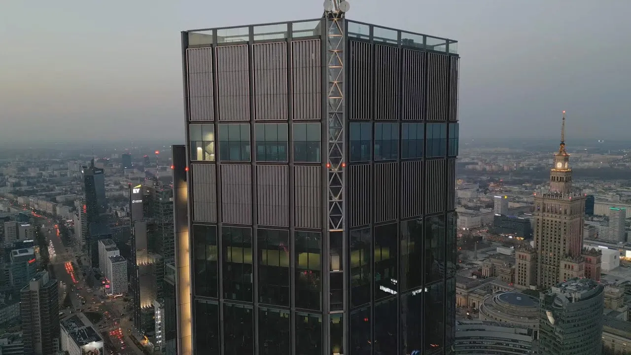 Zdjęcie Ile metrów ma najwyższy budynek w Polsce? Zaskakujące fakty o Varso Tower