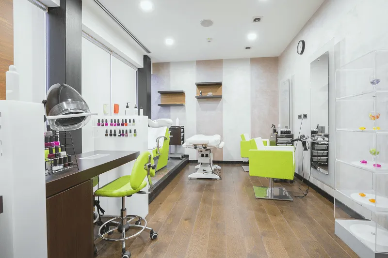 Zdjęcie Ile naprawdę kosztuje otwarcie salonu manicure? Sprawdź, jak uniknąć niepotrzebnych wydatków