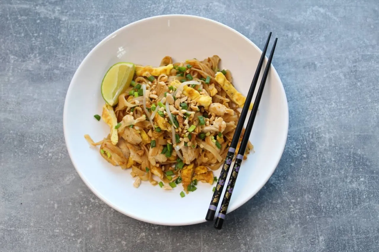 Zdjęcie Jak zrobić sos do pad thai, który zachwyci Twoje podniebienie