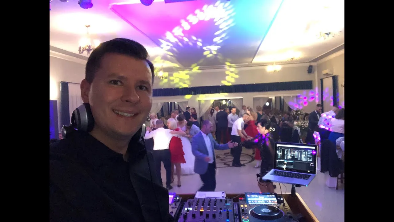 Zdjęcie Jak napisać do DJ-a w sprawie 18, aby uniknąć nieporozumień?