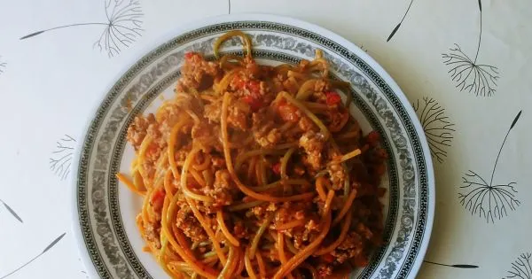 Zdjęcie Spaghetti bolognese z marchewką – pyszna i zdrowa wersja klasyki