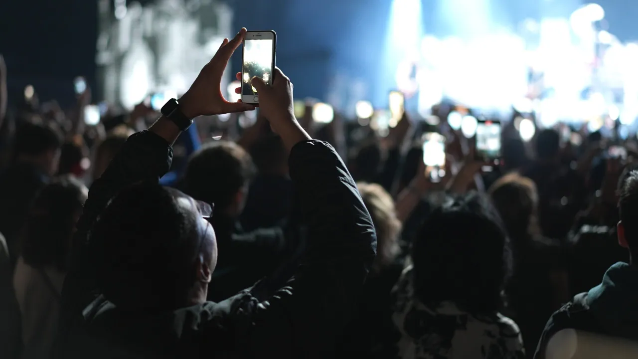 Zdjęcie Gdzie zagrać koncert w Warszawie? Odkryj najlepsze miejsca i ich możliwości