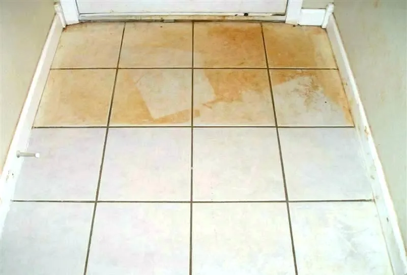 Zdjęcie Jak usunąć kamień z kafelek - Skuteczne metody na limescale w domu
