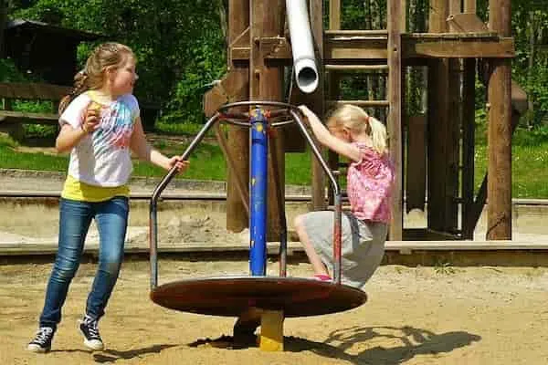 Zdjęcie Jak pomalować plac zabaw: krok po kroku do pięknej i bezpiecznej zabawy
