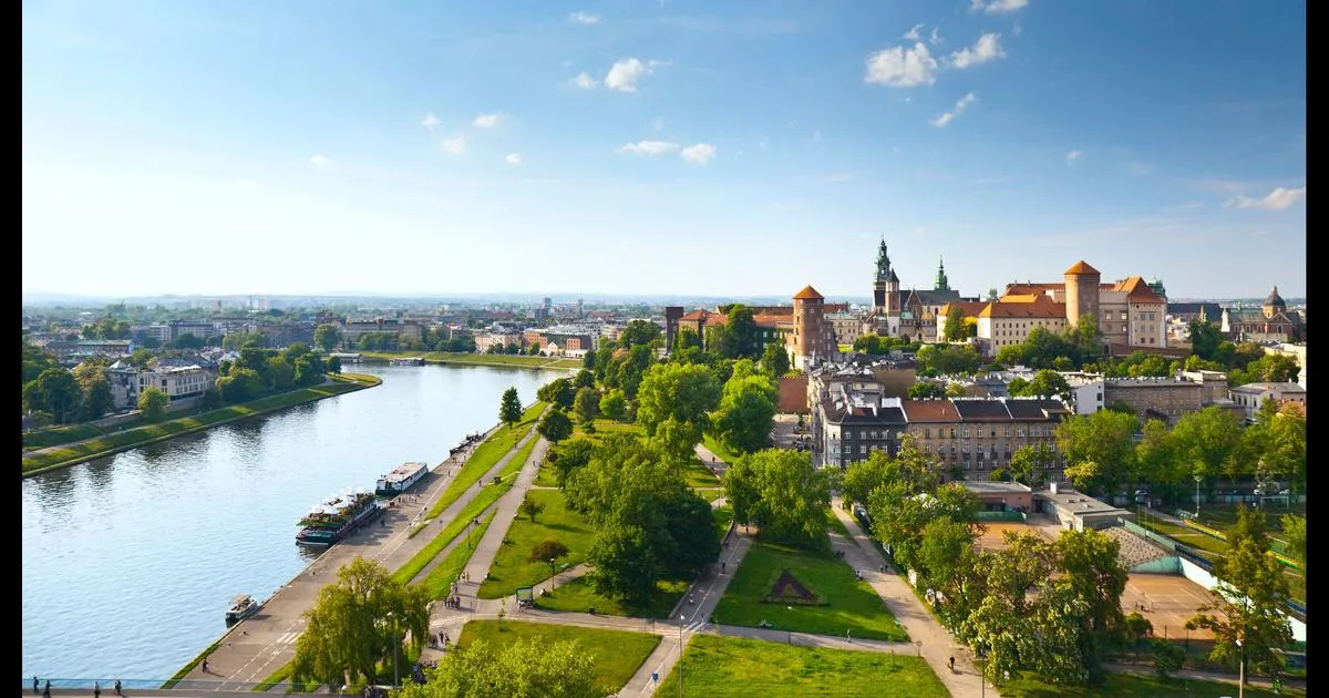 Zdjęcie Czas lotu z Krakowa do Gdańska - Ile trwa podróż lotnicza?